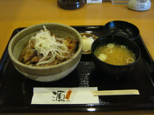 口コミ一覧 : 炭焼豚丼 源の写真