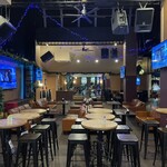 ダイニングバーLine - 広々した店内