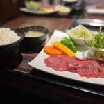 h Yakiniku Keishouen Honten - 