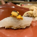 Meieki Sushi Amano - ヒラメ　雲丹のせ