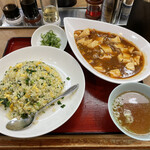 Touka - ニラ玉チャーハン（750円）、麻婆豆腐（550円）