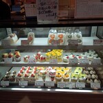 フォーシーズンズカフェ - ケーキケース