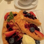 フォーシーズンズカフェ - 国産ブルーベリーのワッフル