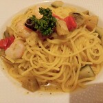 フォーシーズンズカフェ - 海老とイタリアンのチミチュリソーススパゲッティ