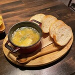 Cafe＆Bar SUIREN - 鶏ささみとクリームチーズの和ヒージョ。美味し。