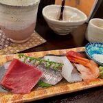 Igaya - 刺身盛り合わせ　1100円