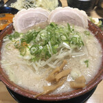 ラーメン もん吉 本店 - 醤油らーめん背脂2