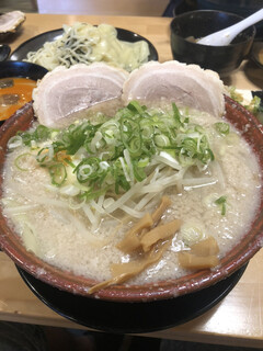 飛騨高山ラーメン もん吉 - 醤油らーめん背脂2