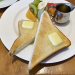 Itagaki - フルーツモーニングセット：トースト（バター、はちみつ）フルーツ、コーヒー