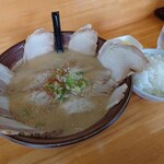 ラーメンの寶龍 - Wチャーシューメン(白みそ) 1,400円(税込)、小ライス 160円(税込)