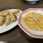 中華 味一 - セットの半炒飯＆餃子