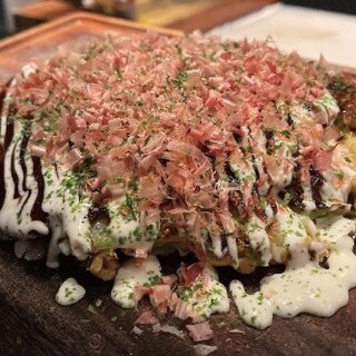 We also recommend teppanyaki dishes such as Okonomiyaki ◆ Enjoy delicious dishes together