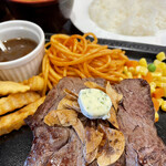 レストラン カタヤマ - 駄敏丁カットステーキ260g定食　噂通り絶品の駄敏丁カットステーキでした！ランプ肉だとは思えないほどの歯通りの良さ！肉の旨味！ヒレじゃないの？と疑うばかり。付け合わせやライス、味噌汁に至るまで全てが大満足！