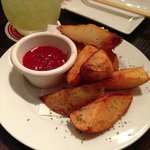 バル デリコ - ポテトフライ・ブラバソース