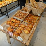 ビアン シュール - パンの棚2