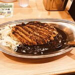 ゴーゴーカレー - ロースカツカレー中　800円