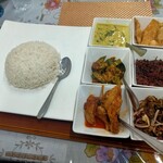 KING'S Sri Lankan restaurant & spicy - 料理写真:スリランカのプレート1200円  チキンorマトンでチキンをチョイス  