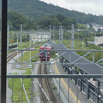 フォリオリーナ・デッラ・ポルタ・フォルトゥーナ - 最寄りの中軽井沢駅の改札にて