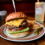 BOSSA BURGER - チリビーンズチーズバーガー＠税込1,595円