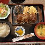 とんかつ 食べ処 なか川 - ひれカツ定食800円