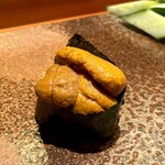 天寿し - 赤雲丹 軍艦巻き 塩水 朝獲れ