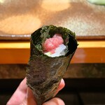 天寿し - トロと海ぶどうの手巻き