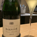 マンサルヴァ - ペアリングのグラスで、ミレジム出ます？
      シャルドネ100%で酸が伸びやか。