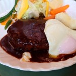 喫茶マーブル - ハンバーグのアップ