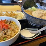浜太郎 - 背脂醤油そば+半チャーハン餃子セット