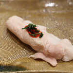 にぎり鮨 一五〇 - 豚しゃぶの梅しそにぎり