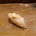 にぎり鮨 一五〇 - 炙りアカジキの塩レモンにぎり