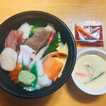 札幌 海鮮丸 - 料理写真:夏の生ちらし(わさび入り)(特製茶碗蒸し)