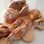 パン工房 MuraKami - 手前がグリーンオリーブ