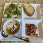ラ・クチーナ・ディ モト - ランチセット1,500円の前菜プレート（カボチャのスープ、スモークサーモンのマリネ）