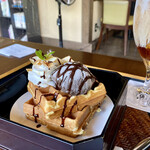 珈琲蔵人珈蔵 - ワッフル