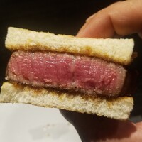 焼肉 牛印 新宿店 - シャトーブリアンステーキサンド　