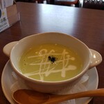 ダイニング・カフェ モア - 枝豆ポタージュ
