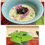 Ginza Komon - 冷製だだちゃ豆の茶碗蒸し 芝海老 スターレットキャビア
                        ひんやりと夏にぴったり！
                        芝海老の甘みにキャビアの塩気がバランス良く相乗効果でお互いの美味しさを引き立てています。
                        だだちゃ豆の味が濃いです♪