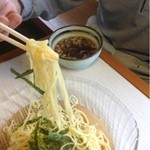 平良久亭 - 麺の太さが違います