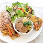 マメ カフェ - デリ３種のおやさいプレート