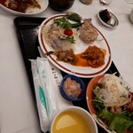鴨川ホテル三日月 - 料理写真:夕食バイキング