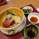 浅香荘 - お造り→インド鮪、白身、障泥烏賊と馬刺し。鮪が旨い!!脂がのってる!!馬刺しは会津の名物。クセなく美味！柔らかい!!