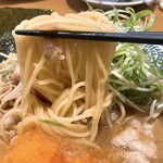 Marugen Ramen - ねぎ肉そば麺アップ