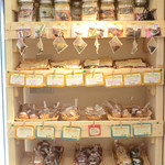 マメ カフェ - クッキーやオーガニックティーも購入できます