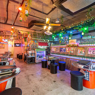 A space inspired by a Korean food stall, perfect for girls' parties and drinking parties