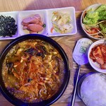 韓国料理 ホンデポチャ - ユッケジャン定食