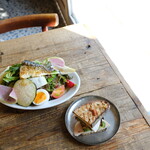 ヨハク - 焼き鯖のサラダ