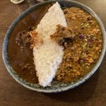 curry bar nidomi - nidomiカレー（あいがけ）