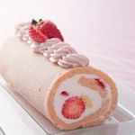 ティーラウンジ　ラ　フルール - 4月のロールケーキは「苺のロールケーキ」です。