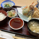 鮨仙 - 天ぷら御膳　1600円。食後にコーヒー。